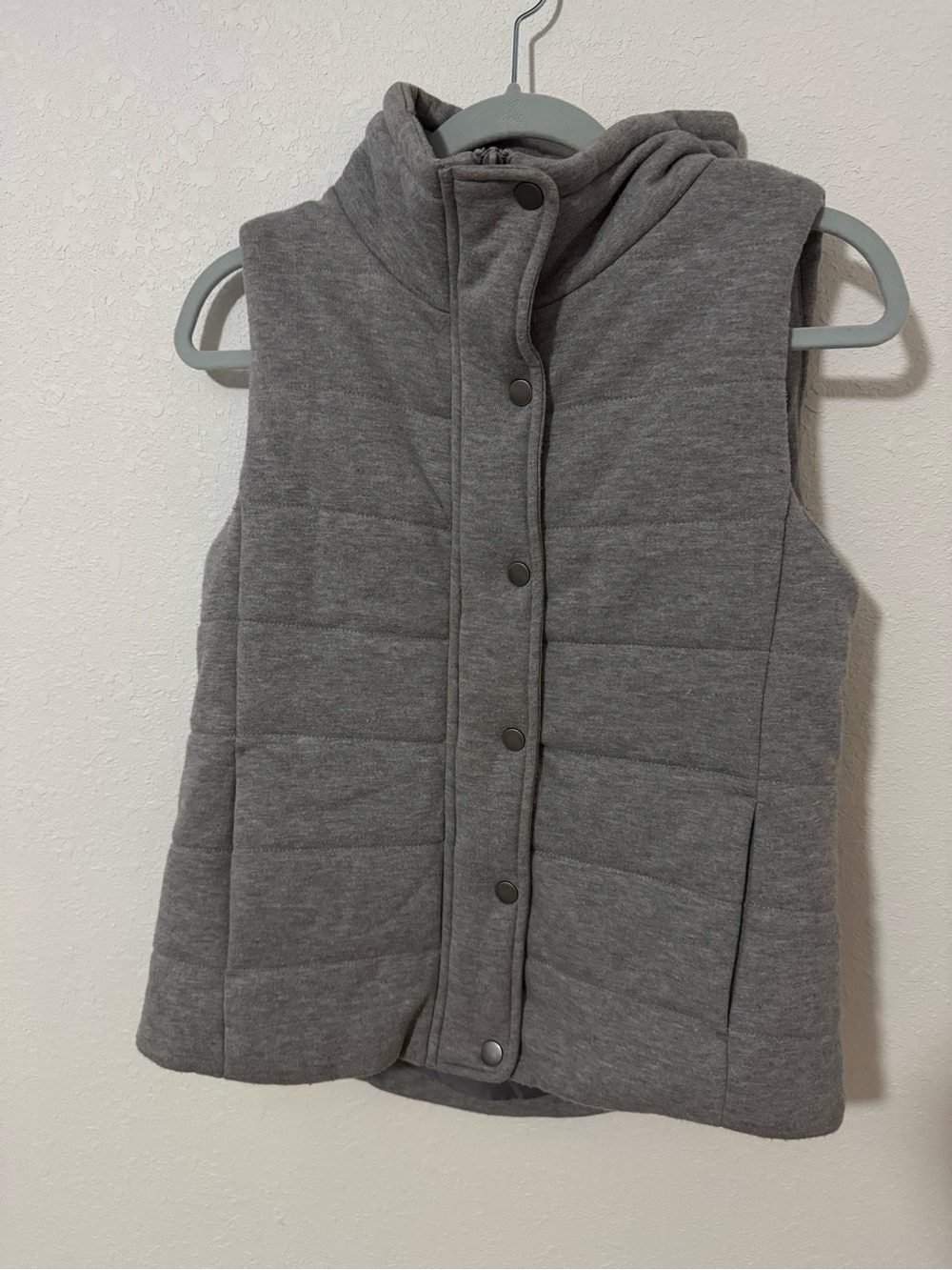 Women's Quilted Hooded Vest — Grey Size Medium